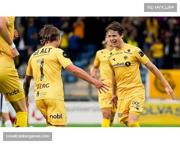 挪威球迷高举火炬，博德闪耀主场营造独特氛围